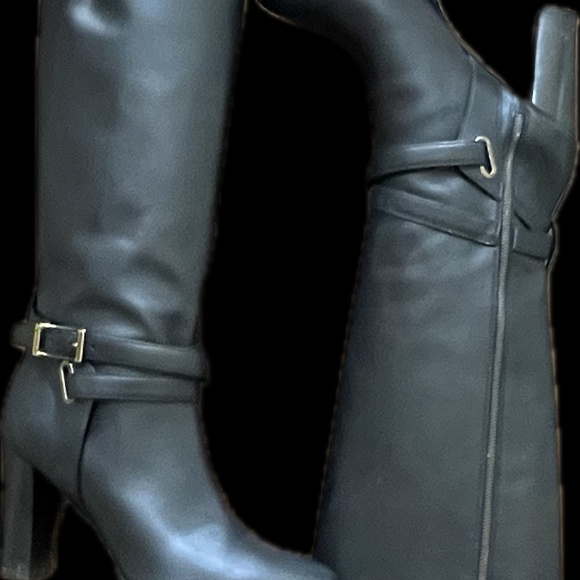 Luxury Designer Burberry Tall Black Zip -up Leather Boots - Picture 7 of 16